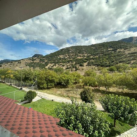 Μούσες Aparthotel Kalavryta Buitenkant foto