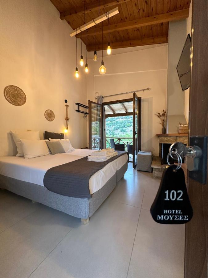 Μούσες Aparthotel Kalavryta Buitenkant foto
